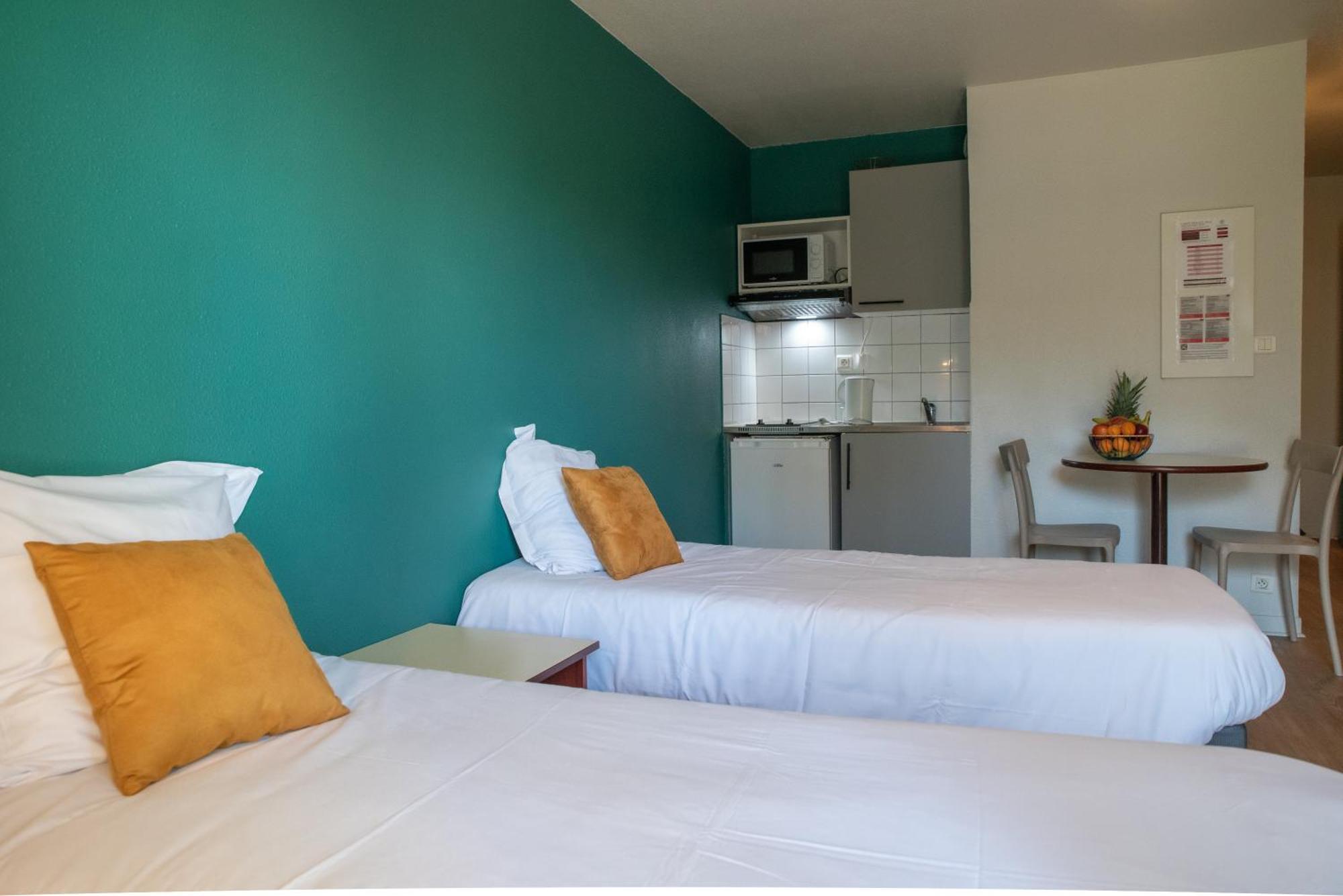 Terres De France Brest Aparthotel Exterior photo